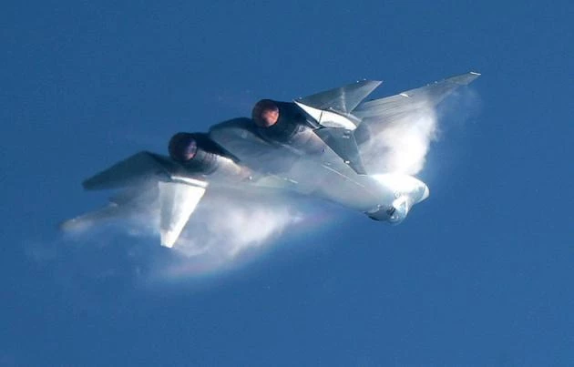 Su-57: Οι Ρώσοι εξοπλίζουν το stealth μαχητικό 5ης γενιάς με πυραύλους Kinzhal (βίντεο)
